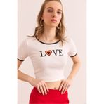 Olalook Kadın Beyaz Love Nakışlı Crop Esnek Pamuk Bluz BLZ-19002905
