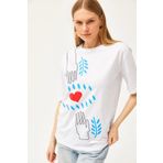 Olalook Kadın Ekru Hand Heart Baskılı Rahat Kalıp Tişört TSH-19000781