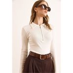 Olalook Kadın Ekru Polo Yaka Fermuarlı Uzun Kol Esnek Bluz BLZ-19003103