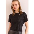 Olalook Kadın Siyah Bisiklet Yaka Pilise Crop Bluz BLZ-19002901