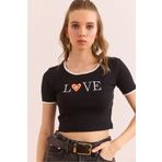 Olalook Kadın Siyah Love Nakışlı Crop Esnek Pamuk Bluz BLZ-19002905