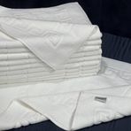 ONLY WHITE HOME Banyo Paspası, 100% Pamuk, Lüks, Ayak Havlusu, 50 x 70 cm, 250 Gr/Ad (715 GSM), Beyaz Renk, Otel Paspası, Süper su emici, Hızlı Kuruma, Yıkanabilir