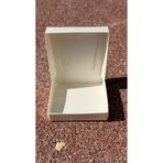 Orbak Kağıt Beyaz Karton Takı Kutusu – Kolye, Bileklik ve Set İçin Kapaklı Model 9,5 x 9,5 x 2 cm 1 adet