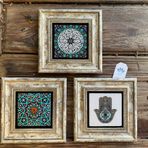 Oscar Stone Decor Çerçeveli Taş Duvar Dekoru 20 x 20 cm 3 lü set Fatma Ana Eli 2 Adet Çini Desen