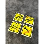 Otomor Aksesuar Arabada Bebek Var Kankam Var Sopa Var Dikkat Basık Araç Etiket Sticker Araba Yazı 4'lü 7X7CM - Sarı - Kırmızı