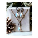 Oval Kristal Taşlı Mayorka İnci Kolye ve Mayorka İnci Küpe Seti