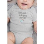 Overoz Organik%100 Pamuk Dikkat Yakışıklı Geliyor Bebek Body Çıtçıtlı Zıbın Tulum 5901-G, 0-3 AY