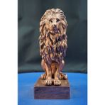 Özel Tasarım Oturan Aslan Heykel Biblo– Aslan Ev Ofis Hediyelik Dekoratif Aksesuar (22 Cm) - Bronz