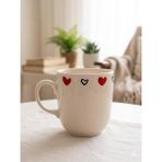 Palto Tasarım Kırmızı Siyah Kalpler Krem Juno Kupa -Hediyelik Kupa Fincan Mug - Beyaz - 350 ml