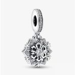 Pandora 792382C01 Işıltılı Herbaryum Sallantılı Charm