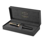 PARKER Sonnet roller kalem | altın süslemeli siyah boya | ince uç | siyah mürekkep | hediye kutusu