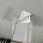 Peel and Stick Tavan Fayansları Banyo Mutfak Bodrum için Su Geçirmez PVC Paneller - 5'li Paket 70 x 40 cm Dekoratif Tavan Duvar Kağıdı Kolay Yapıştırıcı Kurulum