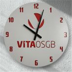 Pelince Kişiye Özel Logo Baskılı Duvar Saati | Lazer Kesim Kurumsal Hediye Promosyon | 40 cm - Kırmızı - Beyaz - 40 x 40