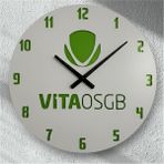 Pelince Kişiye Özel Logo Baskılı Duvar Saati | Lazer Kesim Kurumsal Hediye Promosyon | 40 cm - Yeşil - Beyaz - 40 x 40