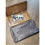 Pershang Azim Mini Tavla Deri Kılıflı Cep Tipi Seyahat Oyun Takımı 24*24 cm Kahverengi 30 Pul ile