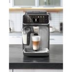 Philips Tam Otomatik LatteGo Espresso Makinesi, 20 Sıcak ve Soğuk İçecek, SilentBrew Teknolojisi, Hızlı Başlangıç, Taze Öğütülmüş Çekirdeklerden Aromatik Kahve, Onerous Lambader Hediye - Siyah