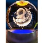 pilelistore Dekoratif Ay Üstünde Astronot Tasarımlı Plastik Altlıklı Cam Küre