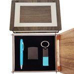 Pilelistore Özel Ahşap Kutulu Mavi Kalem Anahtarlık ve Çakmak Set