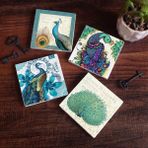 Pinecone Stone Tavus Kuşu Taş Bardak Altlığı – 4’lü Set, 10x10 cm Dekoratif Masaüstü Koruyucu Doğaltaş Altlık |SC138|