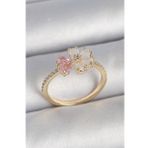 Pirinç Gold Renk Beyaz Mineli Pembe Zirkon Taşlı Çiçek Model Kadın Yüzük