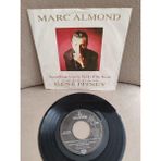Plakperest Marc Almond - Something’s Gotten Hold Of My Heart - 1988 Almanya Basım 45 Lik Plak 2. El