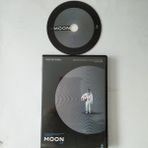 Plakperest Moon / Ay / Samrockwell - 2. El DVD Film