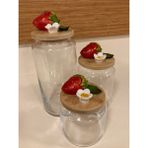 Plus Home Kavanoz 3'lü Set 3 Boy El Yapımı Porselen Çilek Dekorlu Vakumlu Kapak Yükseklikleri 21-14-11- cm - Kırmızı