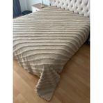 Ponpon Detaylı Çift Kişilik Pamuklu Premium Yatak Örtüsü Pike 240 x 260 - 1 Adet - Çift Kişilik Tüm Yataklara Uygun - Cappuccino