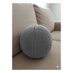 pufftable peluş top yastık kırlent içi dolgulu açık gri fitilli kumaş