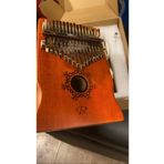 Puka Kalimba Tam Set Maun Ağacı (Taşıma Çantası,Akort Çekici, Sticker, Kitap Hediye) 3M