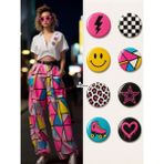 Punky Store 8’li Set-2 Renkli Pop Art Rozet Seti 44 mm – Smiley, Yıldız, Kalp, Paten ve Desenli Yaka Çanta Rozeti - 8 Adet