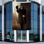 Punto Dizayn Bastonlu Atatürk Portresi Poster Bayrak Raşel Kumal 4x6 Metre ATA78