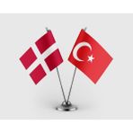 Punto Dizayn Danimarka ve Türkiye Bayrağı Ikili Saten Masa Bayrağı Takımı