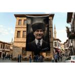 Punto Dizayn Gülümseyen Mustafa Kemal Atatürk Portresi Poster Bayrak Premium Raşel Kumaş ATA65