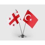 Punto Dizayn Gürcistan Bayrağı ve Türk Bayrağı Ikili Saten Masa Bayrağı Takımı