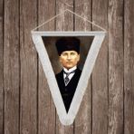 Punto Dizayn Kalpaklı Mustafa Kemal Atatürk Poster Beyaz Saçaklı Üçgen Flama Bayrak Hatıra Flama ATA26