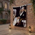 Punto Dizayn Koltukta Oturan Atatürk- Takım Elbiseli Atatürk Poster Bayrak Raşel Kumaş 100X150 cm ATA25