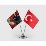Punto Dizayn Koltukta Oturan Atatürk ve Türk Bayrağı Ikili Saten Masa Bayrağı Takımı