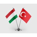 Punto Dizayn Macaristan Bayrağı ve Türk Bayrağı Ikili Saten Masa Bayrağı Takımı