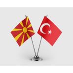 Punto Dizayn Makedonya Bayrağı ve Türk Bayrağı Ikili Saten Masa Bayrağı Takımı