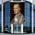 Punto Dizayn Mavi Gözlü Ulu Önder Mustafa Kemal Atatürk Poster Bayrak Raşel Kumal 4x6 metre ATA56