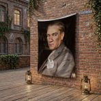 Punto Dizayn Mavi Gözlü Ulu Önder Mustafa Kemal Atatürk poster Bayrak Raşel Kumaş 100x150 cm ATA56