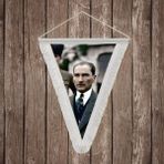 Punto Dizayn Mustafa Kemal Atatürk Portre Poster Beyaz Saçaklı Üçgen Flama Bayrak Hatıra Flama ATA38