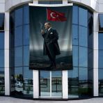 Punto Dizayn Mustafa Kemal Atatürk ve Türk Bayrağı Poster Bayrak Raşel Kumal 4x6 metre ATA61