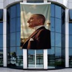 Punto Dizayn Mustafa Kemal Atatürk Yan Portre Poster Bayrak Raşel Kumal 4x6 Metre ATA71