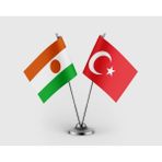 Punto Dizayn Nijer ve Türk Bayrağı Ikili Saten Masa Bayrağı Takımı