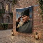 Punto Dizayn Selam Veren Ulu Önder Gazi Mustafa Kemal Atatürk Poster Bayrak Raşel Kumaş 100X150 cm ATA63