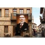 Punto Dizayn Sivil Takım Elbiseli Mustafa Kemal Atatürk Poster Bayrak Premium Raşel Kumaş 300X450CM ATA22
