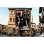 Punto Dizayn Siyah Takım Elbiseli Atatürk Poster Bayrak Premium Raşel Kumaş ATA21