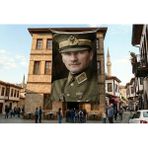 Punto Dizayn Üniformalı Atatürk Portresi Yakın Çekim Poster Bayrak Premium Raşel Kumaş ATA66